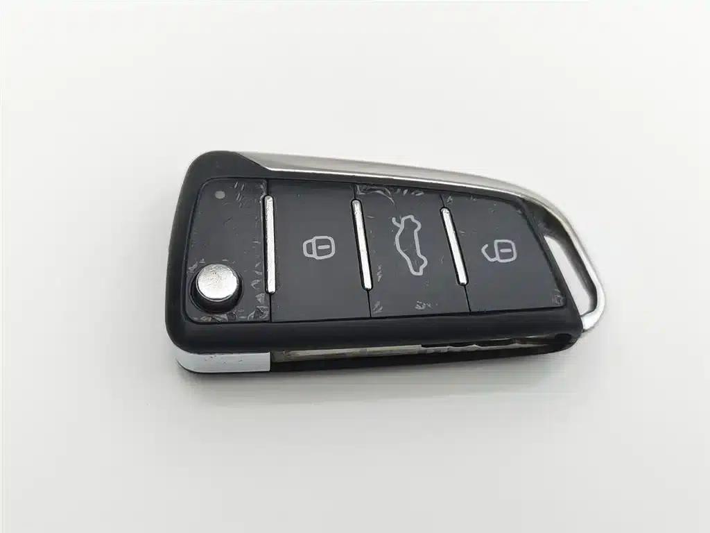 Refine S2 2017 1.5L Manual Deluxe Connected Edition — миниатюра 19