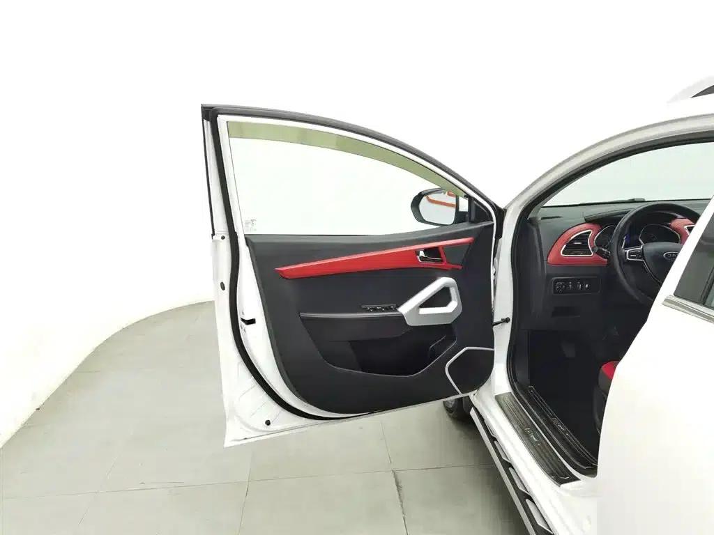 Refine S2 2017 1.5L Manual Deluxe Connected Edition — миниатюра 8