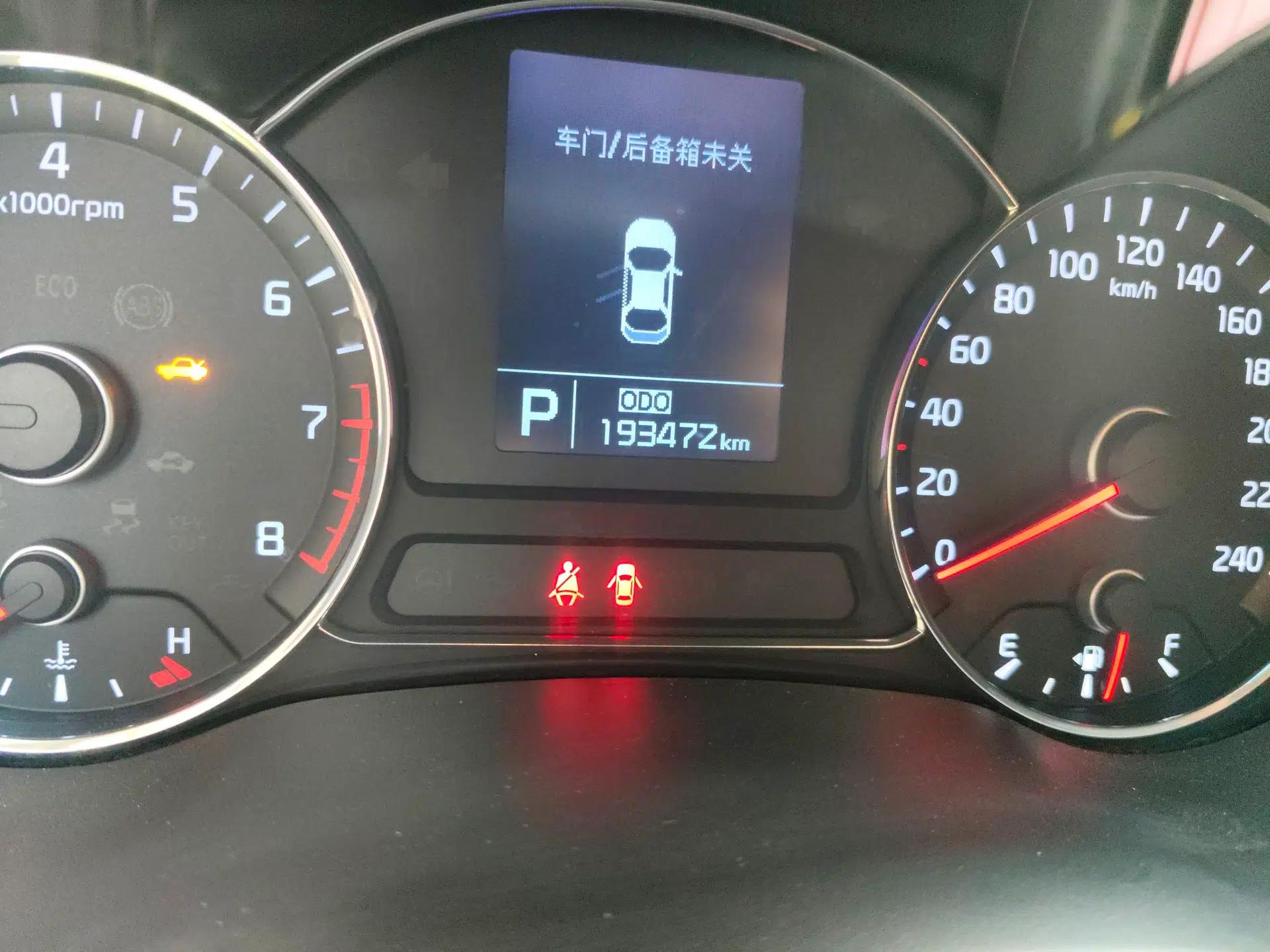 Kia K3S 2014 1.6L Automatic GL — миниатюра 11