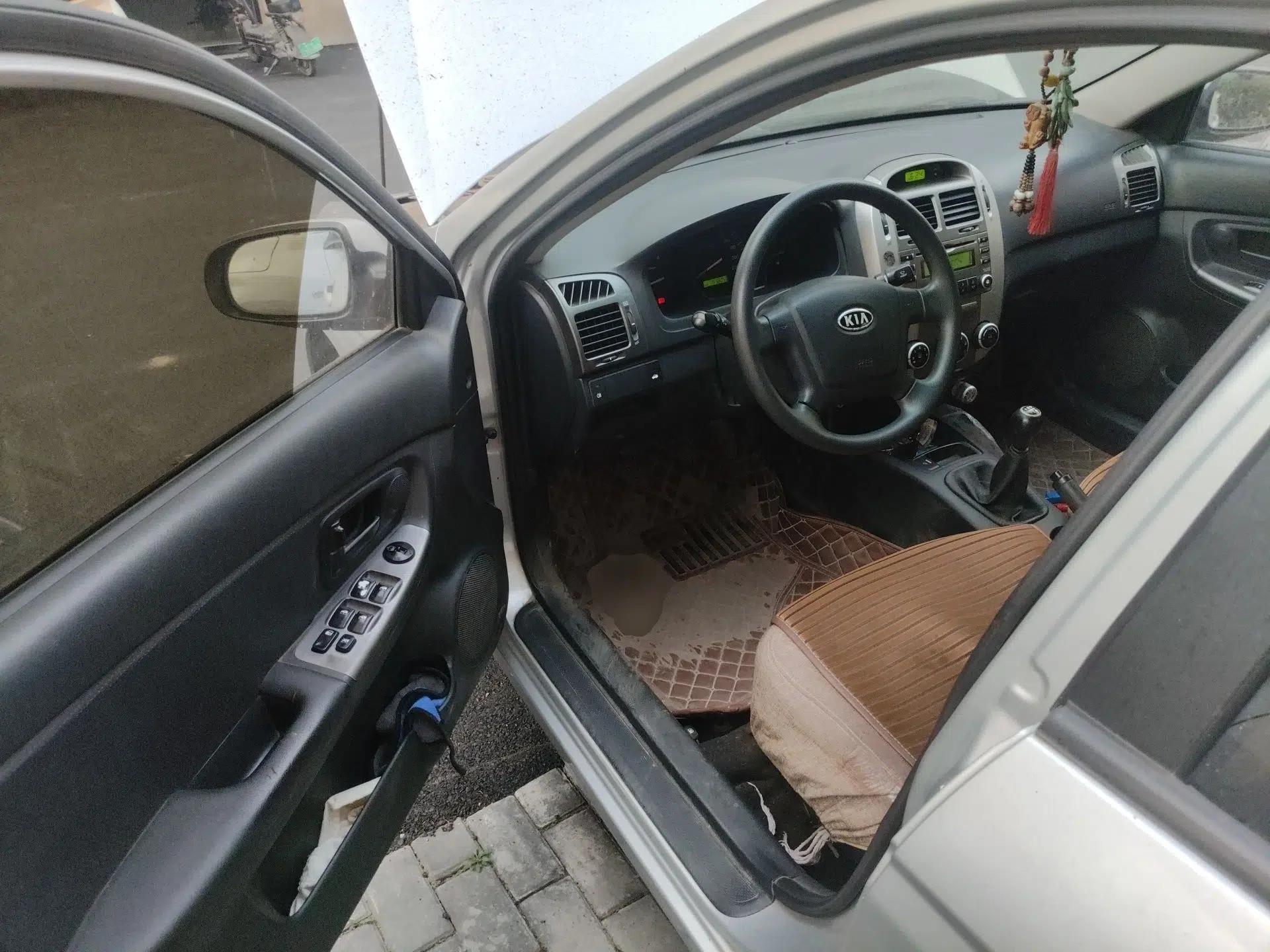 Kia Cerato 2012 1.6L MT GL — миниатюра 17