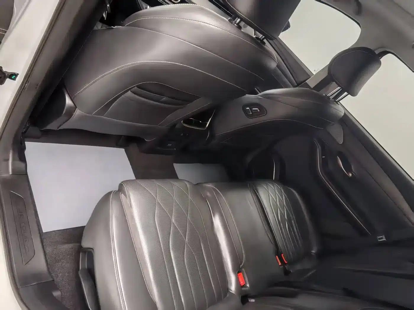 Jetour X90 PRO 2024 2.0T DCT Premium Edition 5-seater — миниатюра 16