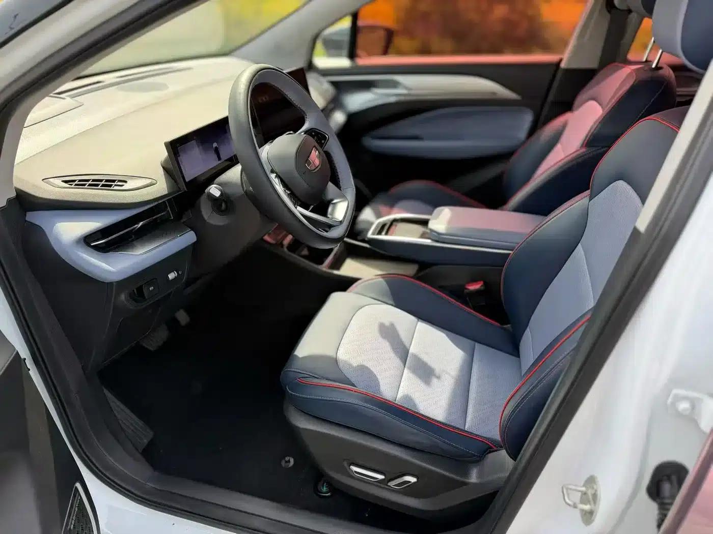 Geely Geometry M6 2022 450 New Enjoyment Edition — миниатюра 4