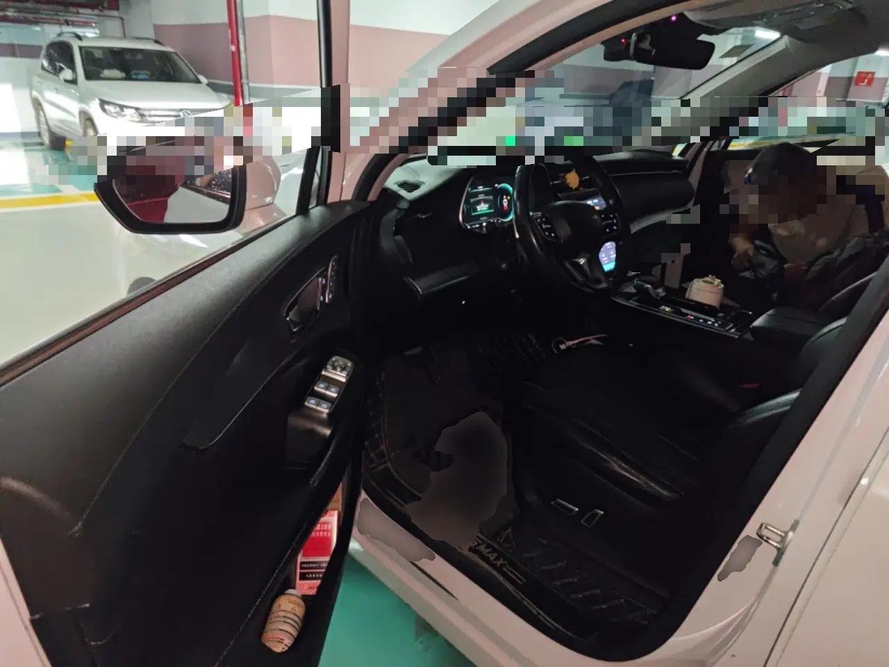 Roewe RX5 eMAX 2020 500 PHEV Smart Cabin Flagship Edition — миниатюра 17