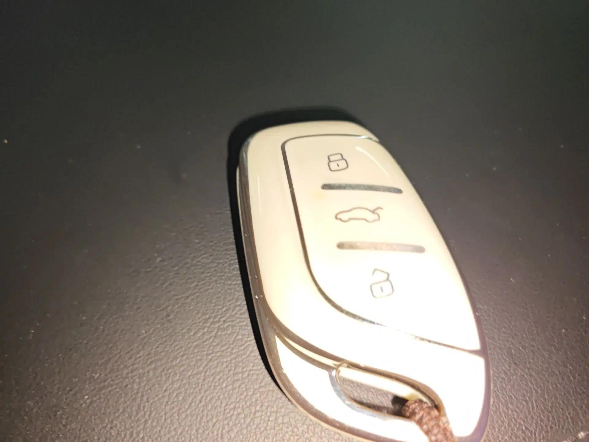 Roewe RX5 eMAX 2020 500 PHEV Smart Cabin Flagship Edition — миниатюра 9