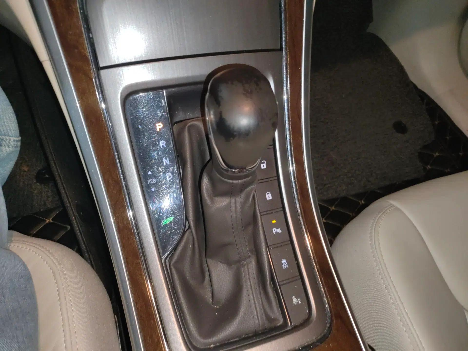 Roewe e950 2016 1.4T Luxury Edition — миниатюра 15
