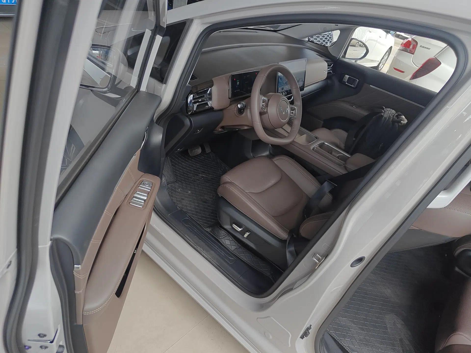 Wuling Starlight 730 2025 Model Plug-in Hybrid 125km Luxury Edition — миниатюра 18