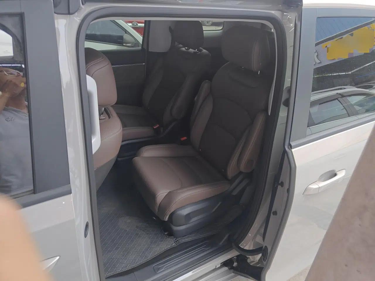 Wuling Starlight 730 2025 Model Plug-in Hybrid 125km Luxury Edition — миниатюра 19