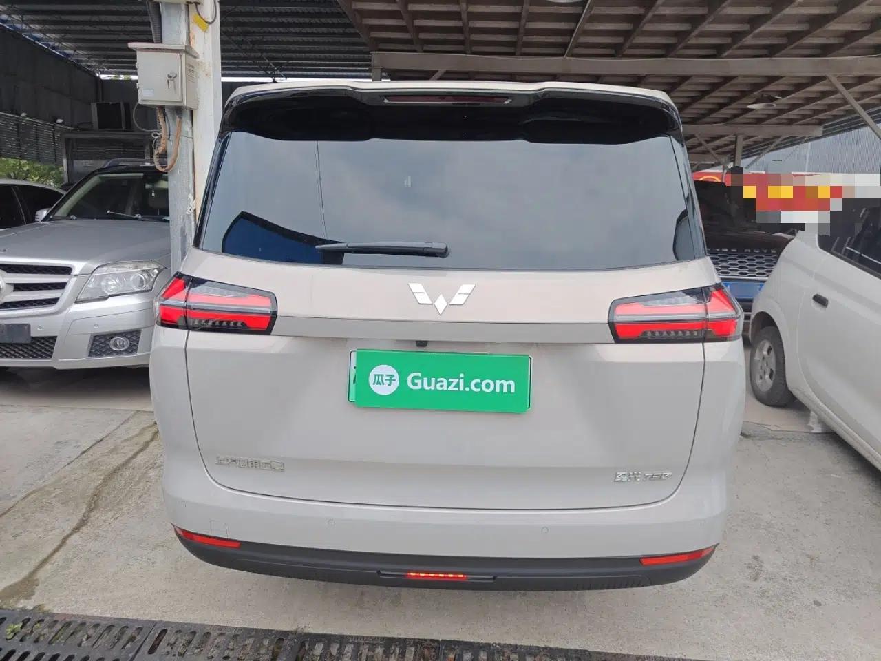 Wuling Starlight 730 2025 Model Plug-in Hybrid 125km Luxury Edition — миниатюра 3