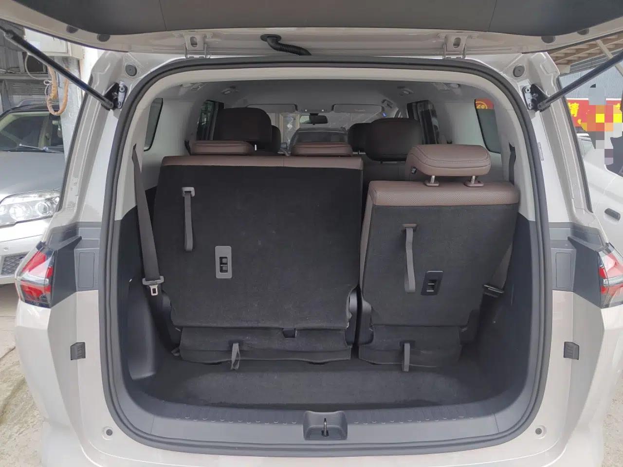 Wuling Starlight 730 2025 Model Plug-in Hybrid 125km Luxury Edition — миниатюра 21