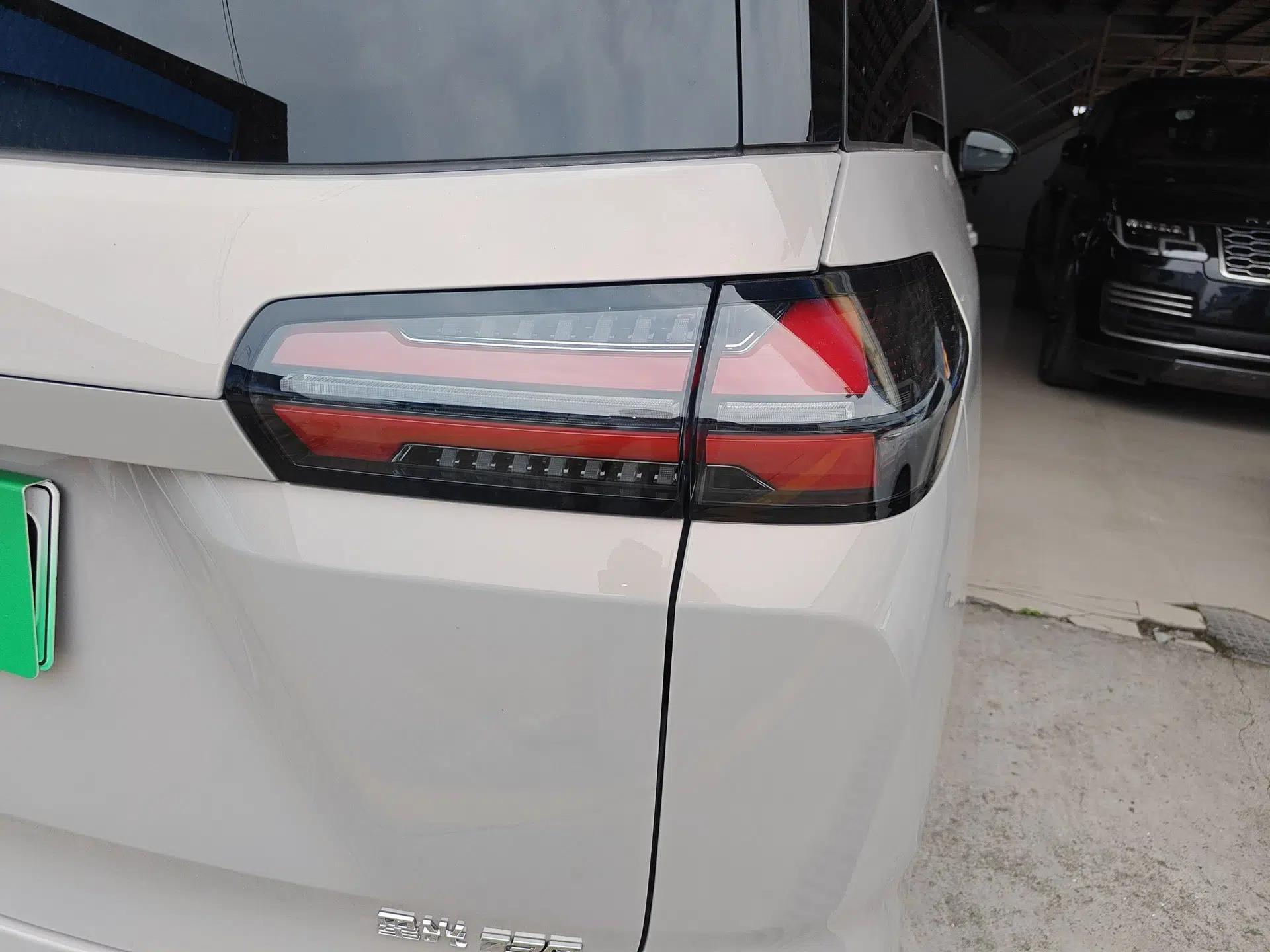 Wuling Starlight 730 2025 Model Plug-in Hybrid 125km Luxury Edition — миниатюра 8