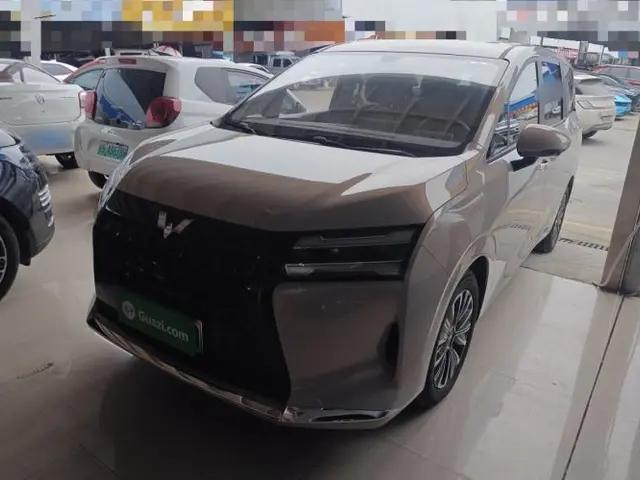 Wuling Starlight 730 2025 Model Plug-in Hybrid 125km Luxury Edition