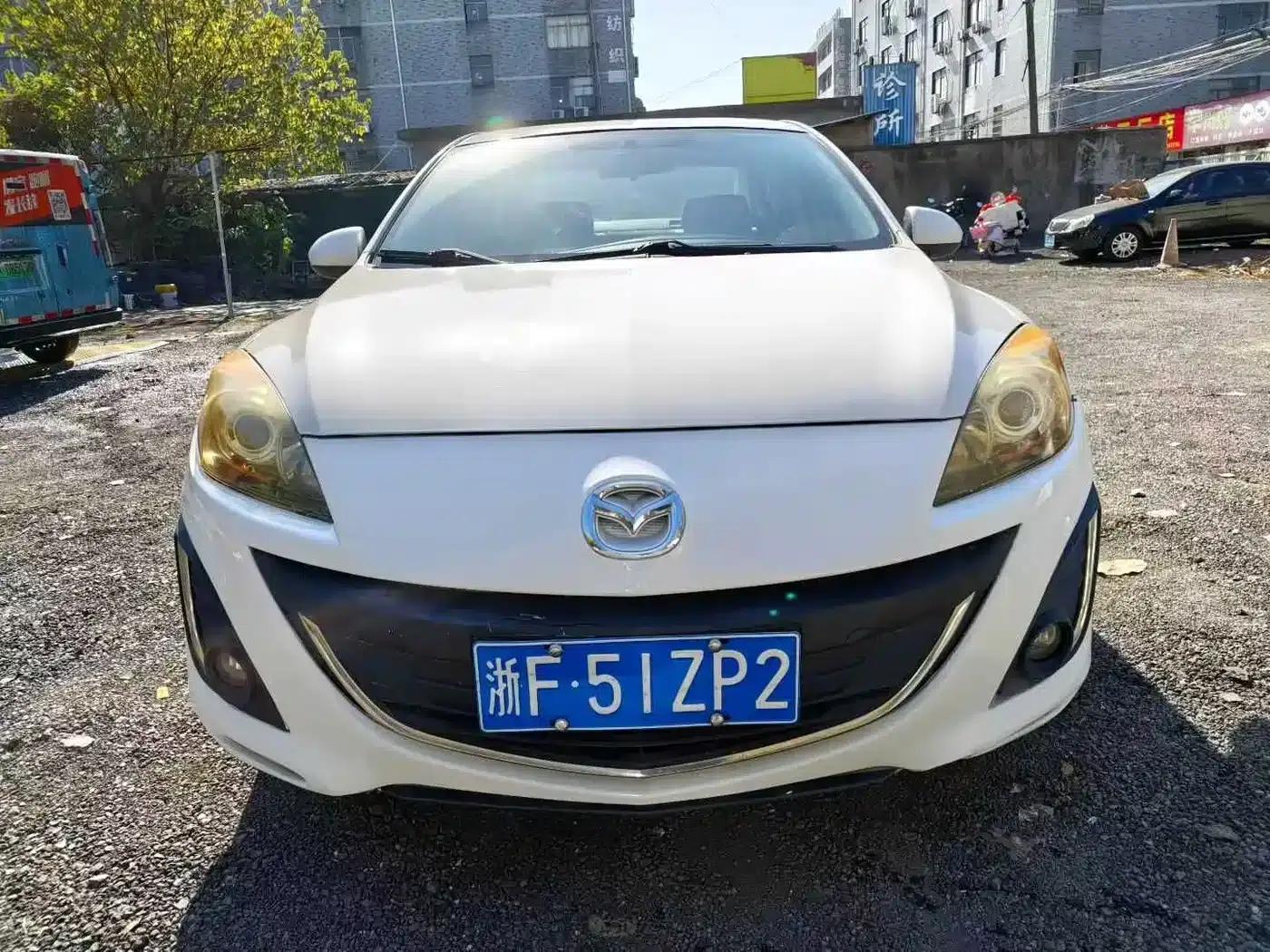 Mazda3 Axela 2015 Sedan 1.6L Automatic Elite — миниатюра 1