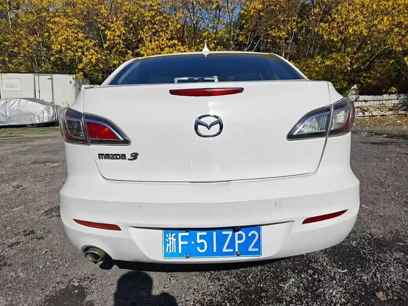 Mazda3 Axela 2015 Sedan 1.6L Automatic Elite — миниатюра 3
