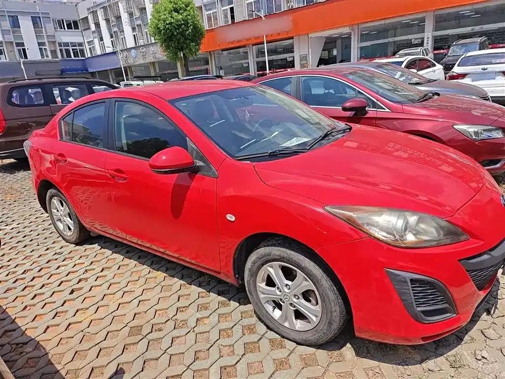 Mazda 3 Axela 2011 Sedan 1.6L Automatic Comfort — миниатюра 4
