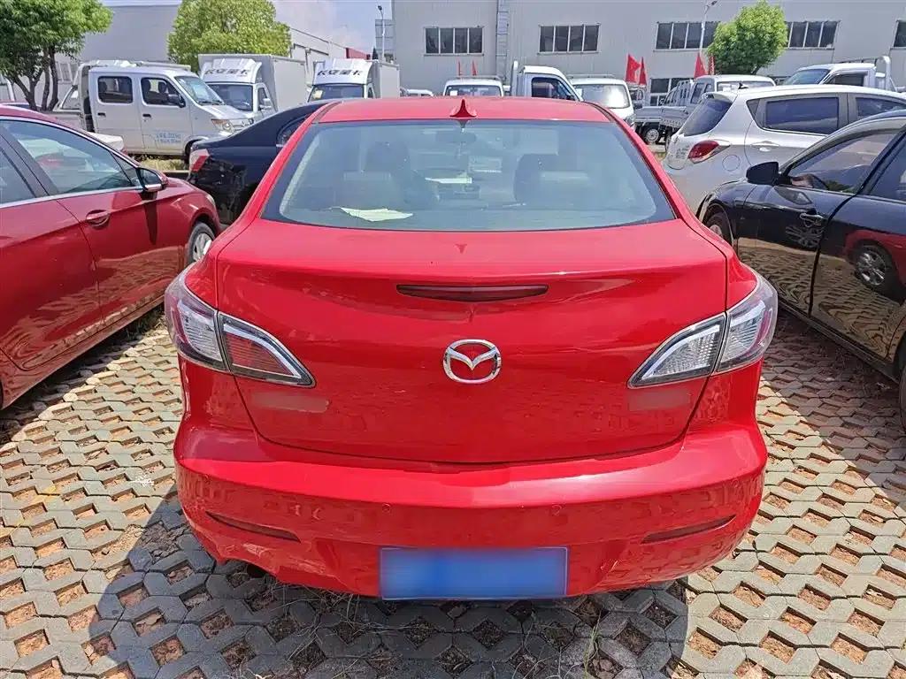 Mazda 3 Axela 2011 Sedan 1.6L Automatic Comfort — миниатюра 6