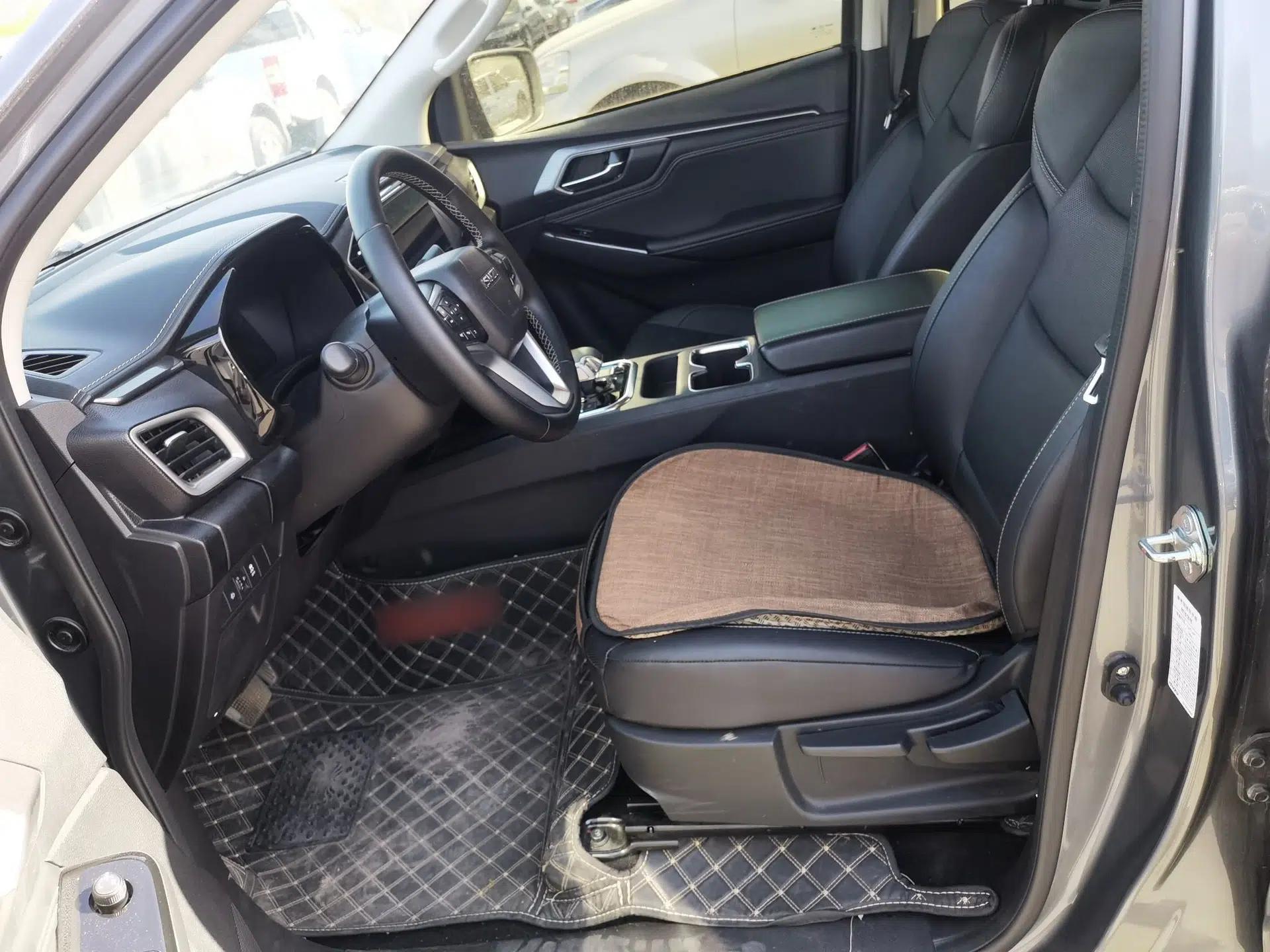 Isuzu D-MAX 2023 2.5T Automatic Two-Wheel Drive Diesel Navigation Edition Long Wheelbase — миниатюра 18