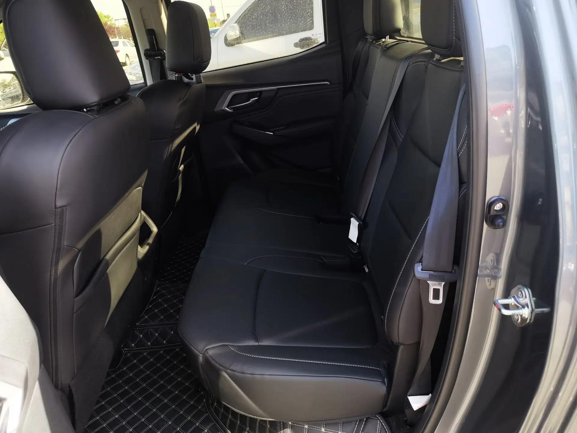 Isuzu D-MAX 2023 2.5T Automatic Two-Wheel Drive Diesel Navigation Edition Long Wheelbase — миниатюра 20