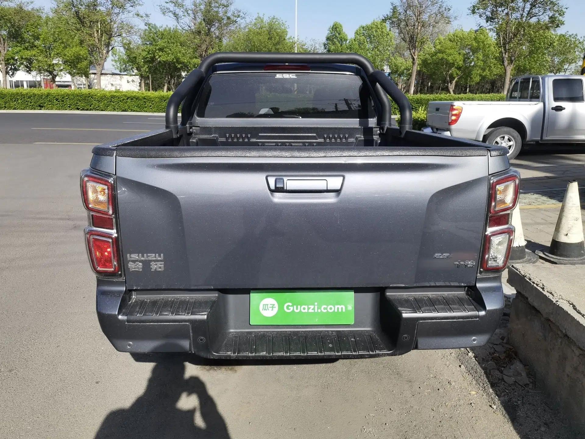 Isuzu D-MAX 2023 2.5T Automatic Two-Wheel Drive Diesel Navigation Edition Long Wheelbase — миниатюра 5