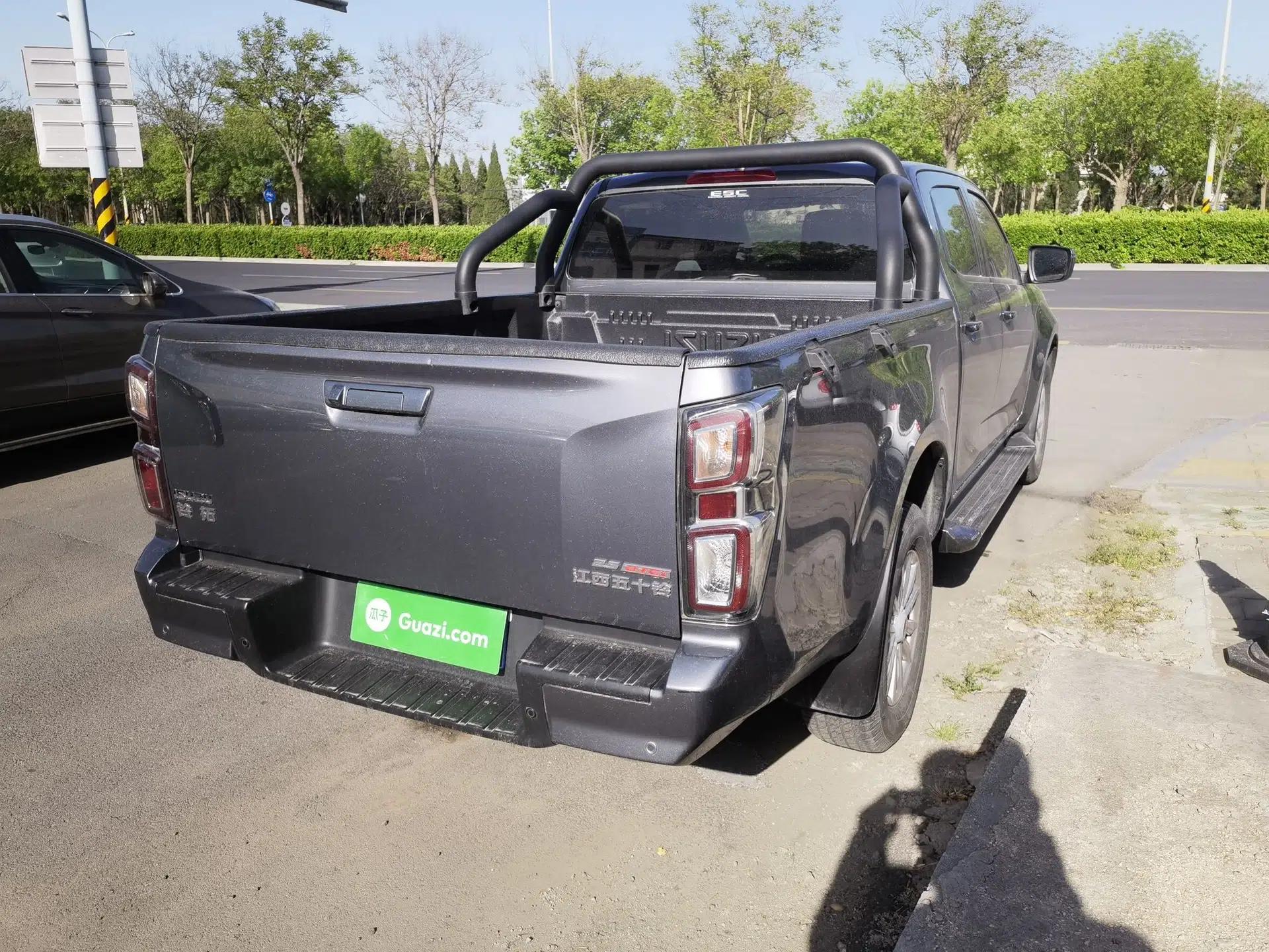 Isuzu D-MAX 2023 2.5T Automatic Two-Wheel Drive Diesel Navigation Edition Long Wheelbase — миниатюра 6