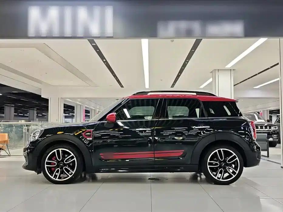 MINI JCW COUNTRYMAN 2018 2.0T JOHN COOPER WORKS A — миниатюра 25