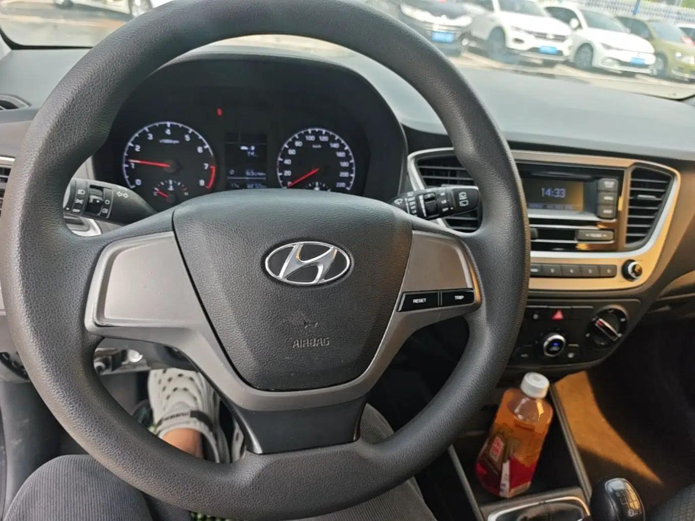 Hyundai Verna RV 2017 1.4L Manual Cool Edition GLS China V Emission Standard — миниатюра 12