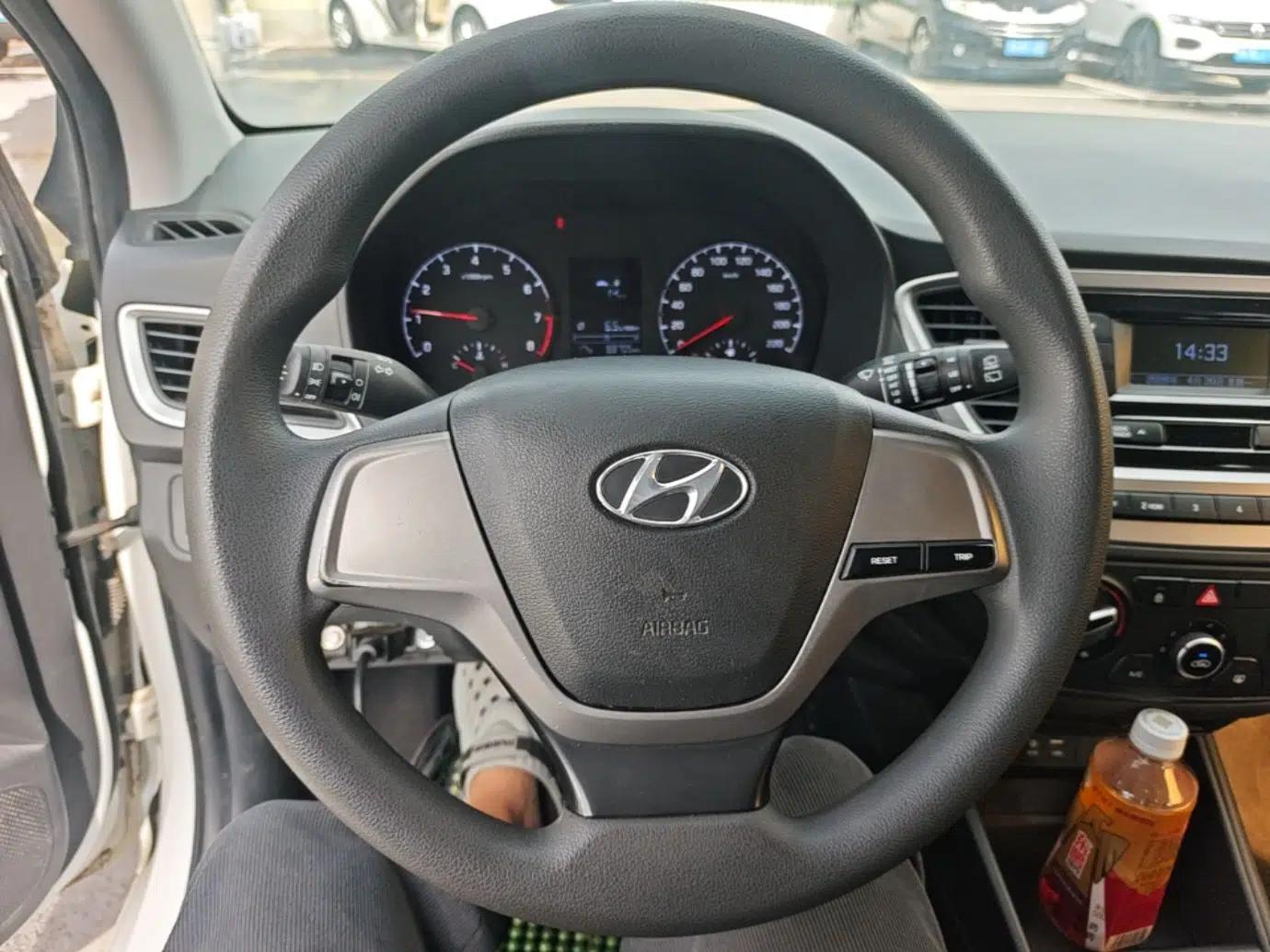 Hyundai Verna RV 2017 1.4L Manual Cool Edition GLS China V Emission Standard — миниатюра 13