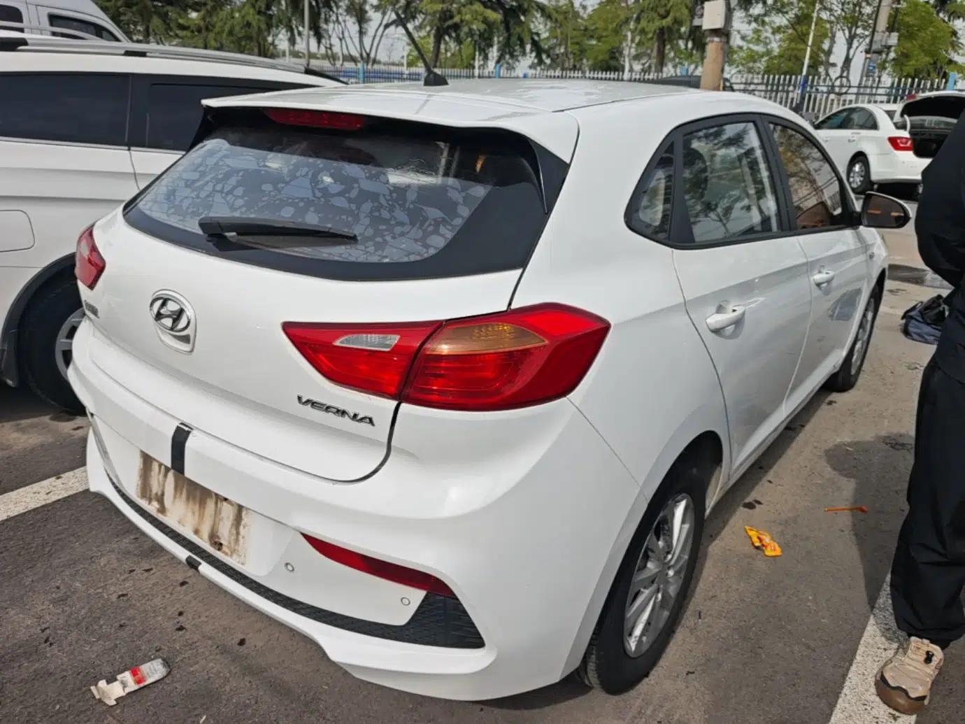 Hyundai Verna RV 2017 1.4L Manual Cool Edition GLS China V Emission Standard — миниатюра 4
