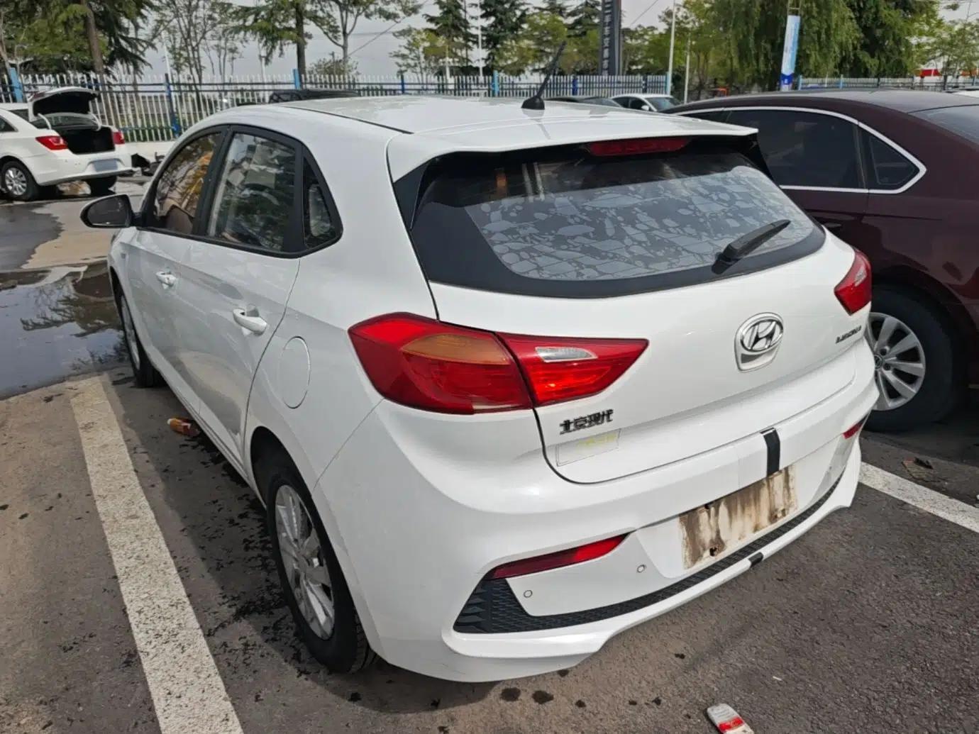 Hyundai Verna RV 2017 1.4L Manual Cool Edition GLS China V Emission Standard — миниатюра 7