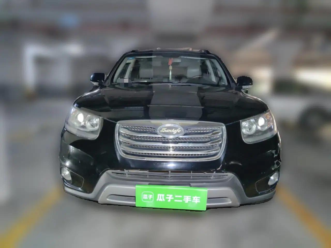 Hyundai Santa Fe Classic 2012 2.4 Luxury Edition Five-Seater Two-Wheel Drive — миниатюра 2