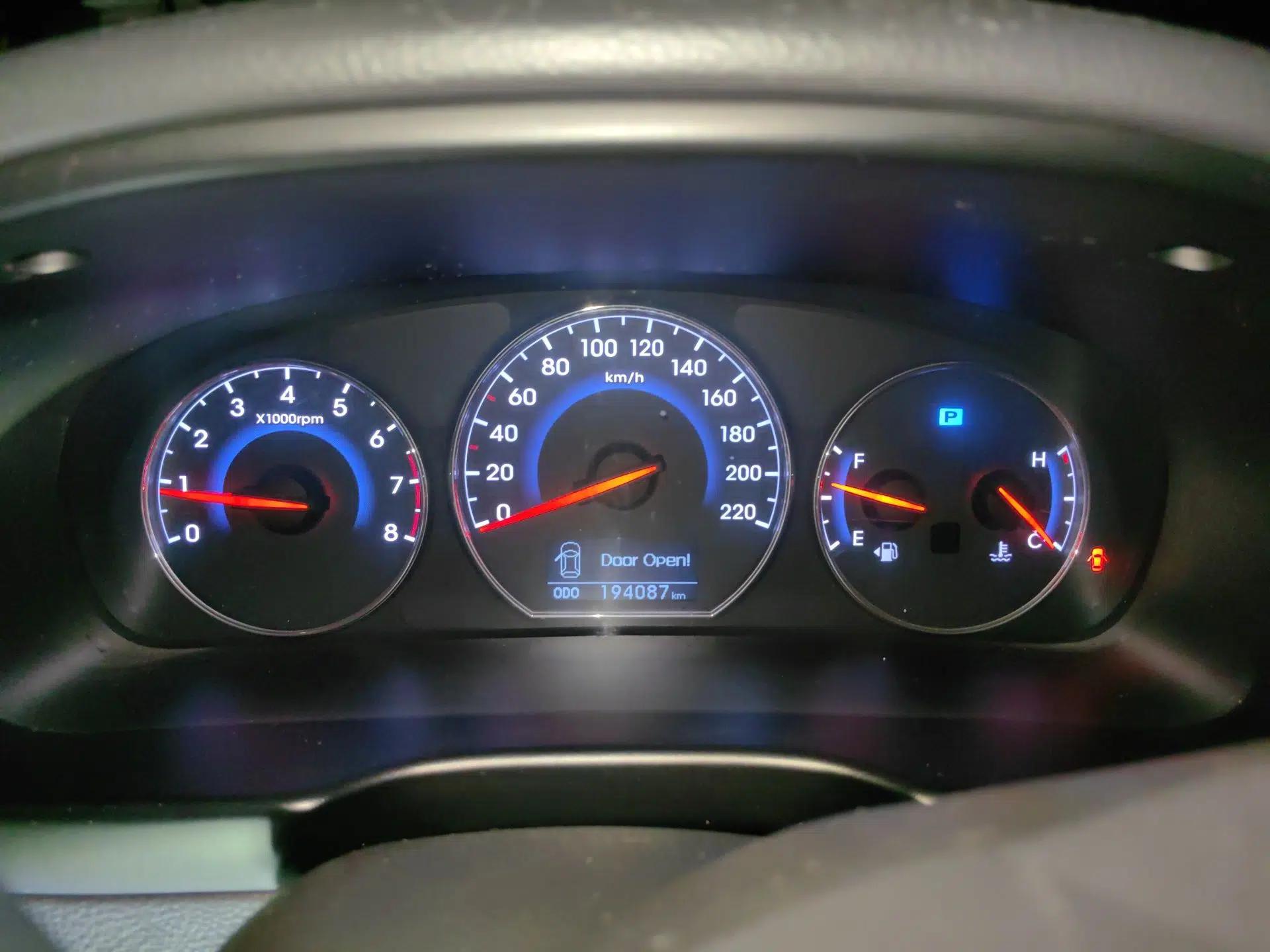 Hyundai Santa Fe Classic 2012 2.4 Luxury Edition Five-Seater Two-Wheel Drive — миниатюра 12