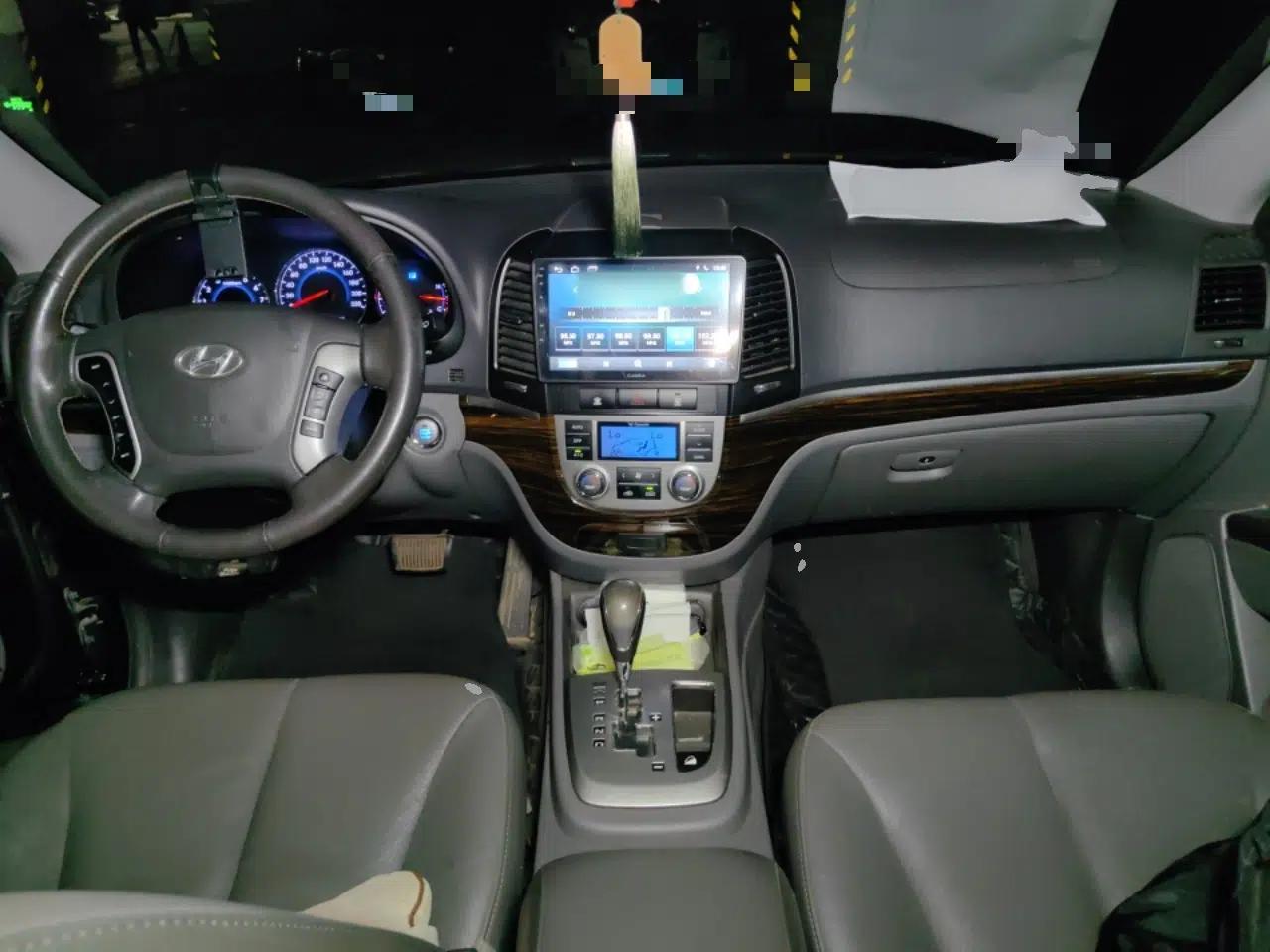 Hyundai Santa Fe Classic 2012 2.4 Luxury Edition Five-Seater Two-Wheel Drive — миниатюра 10
