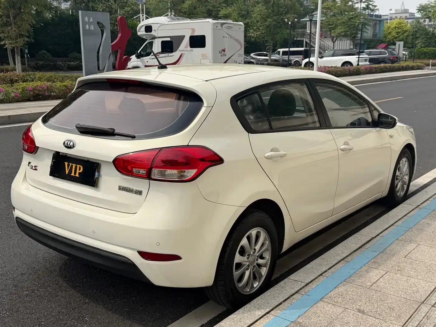 Kia K3S 2014 1.6L Automatic GL — миниатюра 5