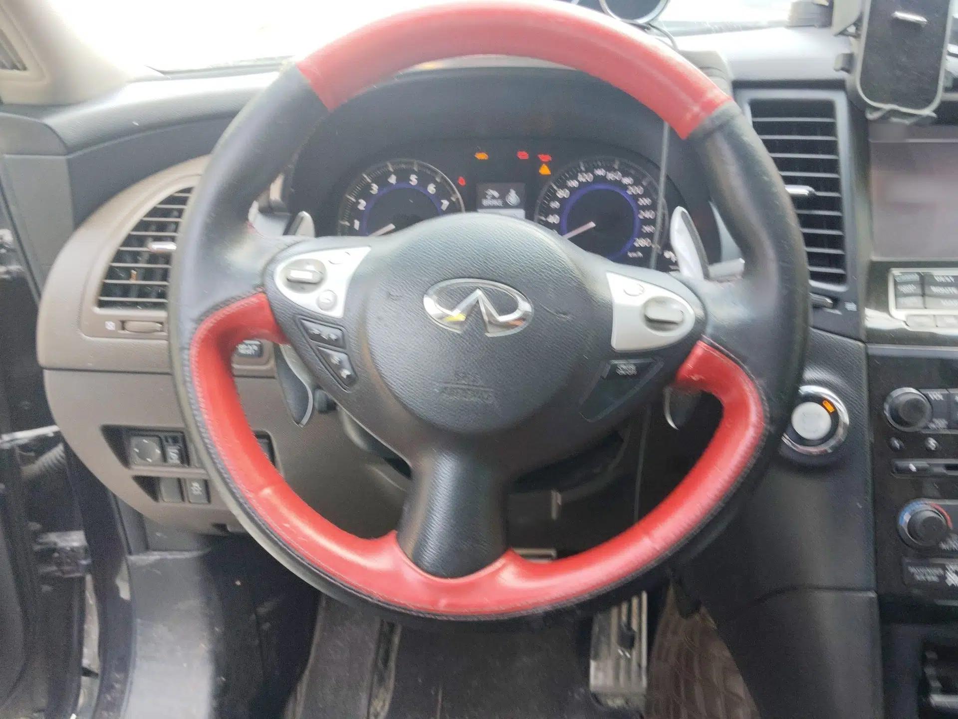 Infiniti QX70 2013 3.7L Standard Edition — миниатюра 11