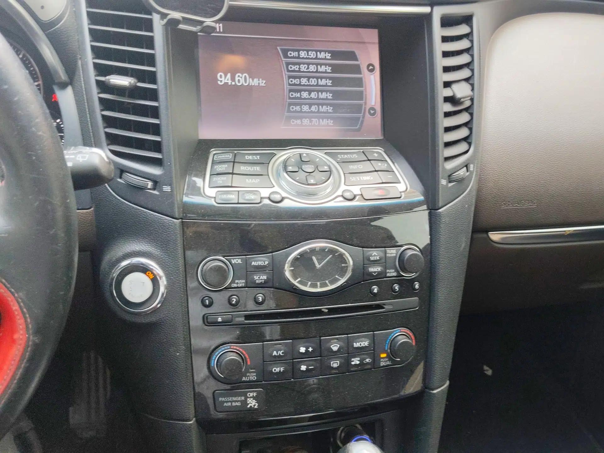 Infiniti QX70 2013 3.7L Standard Edition — миниатюра 14