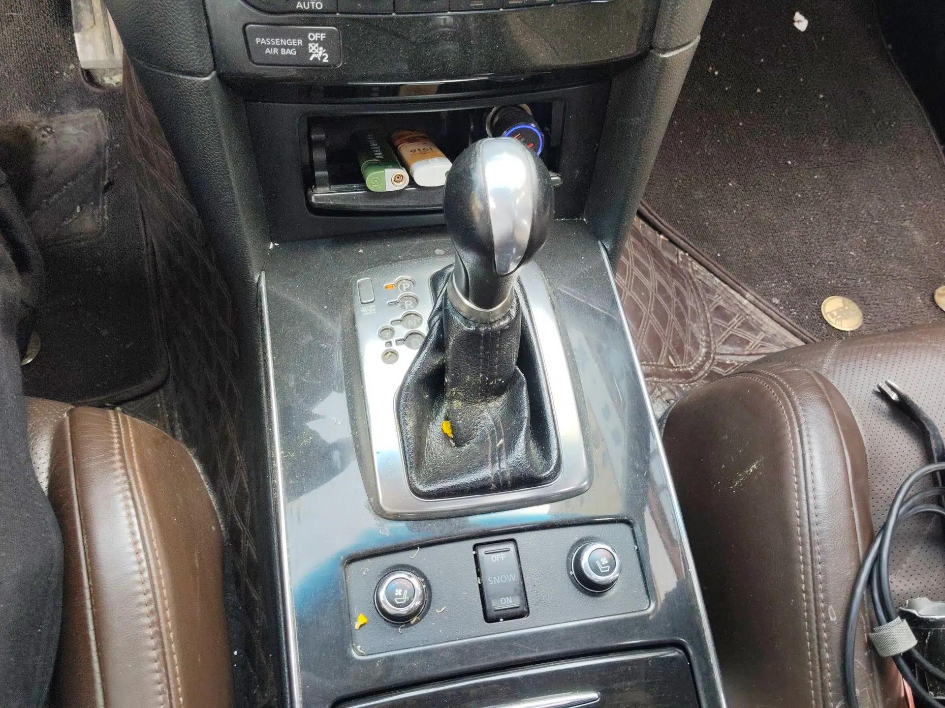 Infiniti QX70 2013 3.7L Standard Edition — миниатюра 15