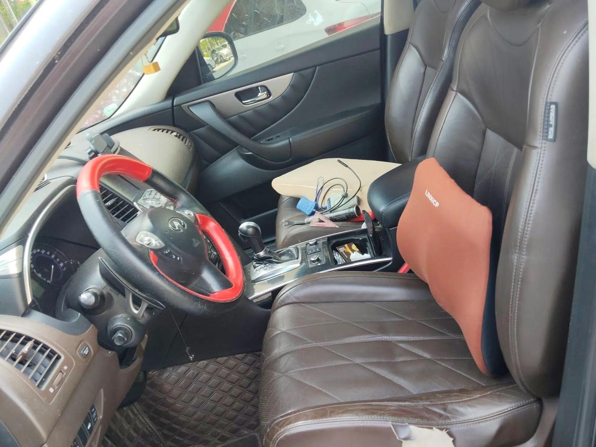 Infiniti QX70 2013 3.7L Standard Edition — миниатюра 16