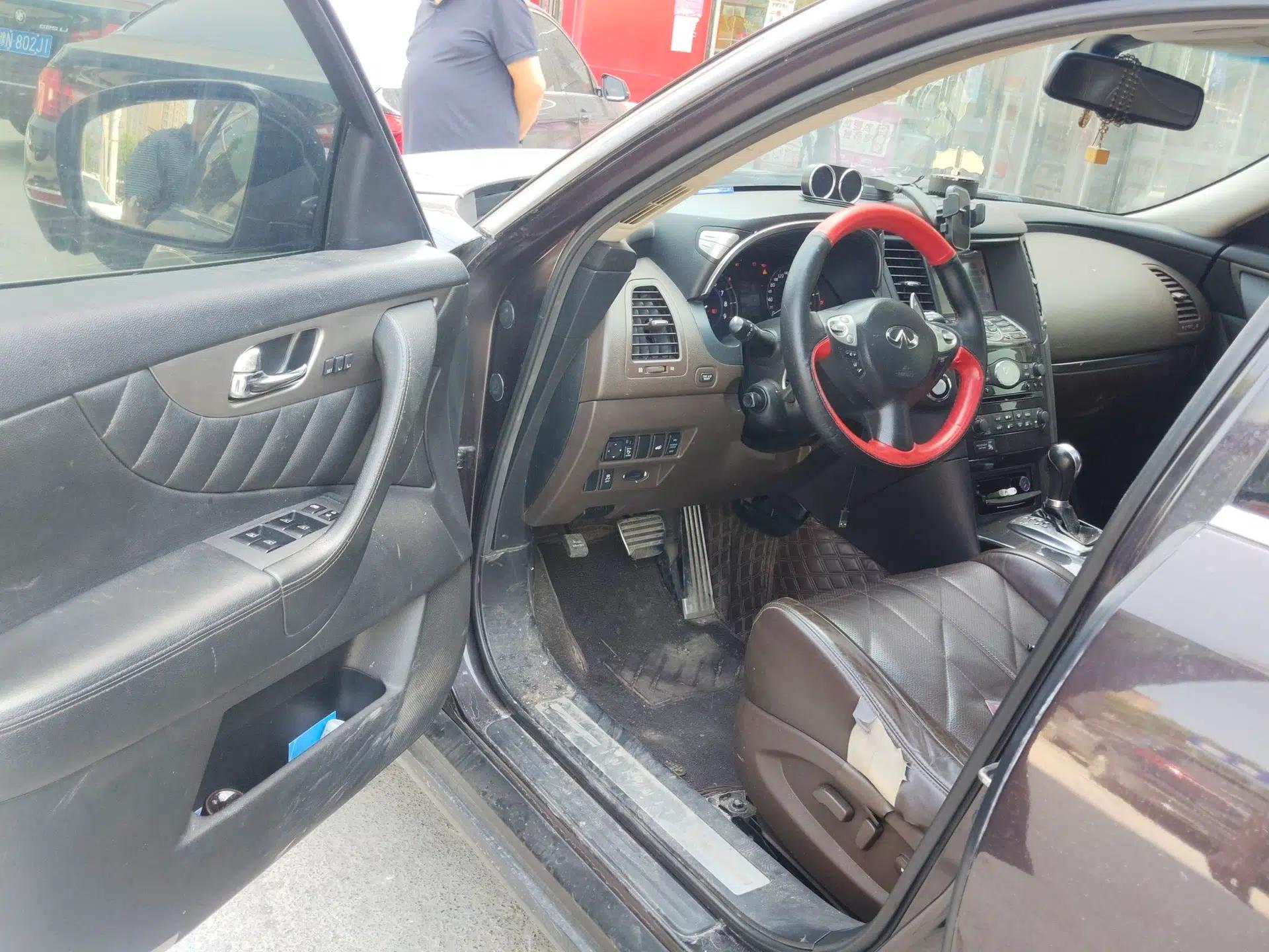 Infiniti QX70 2013 3.7L Standard Edition — миниатюра 17