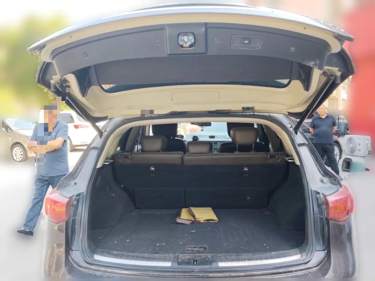 Infiniti QX70 2013 3.7L Standard Edition — миниатюра 20