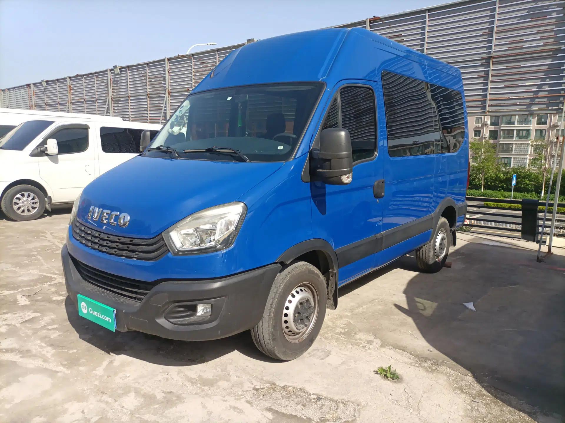Iveco Eurocargo 2021 2.0T Manual Super Rui Short Wheelbase High-Roof Manual Door F1A — миниатюра 1