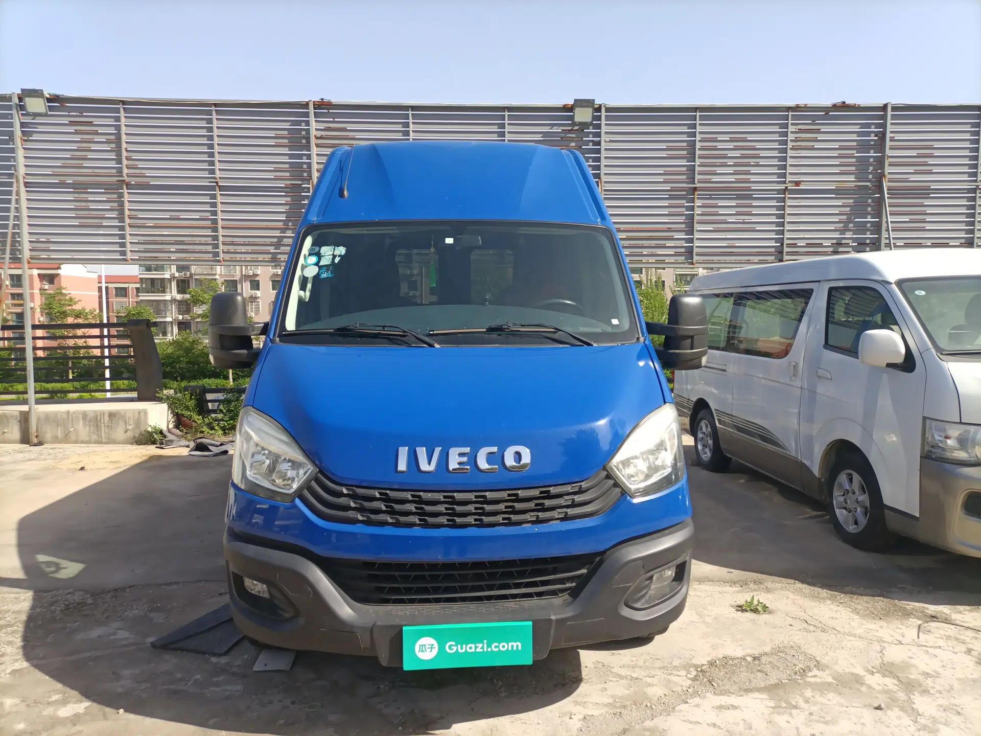 Iveco Eurocargo 2021 2.0T Manual Super Rui Short Wheelbase High-Roof Manual Door F1A — миниатюра 2