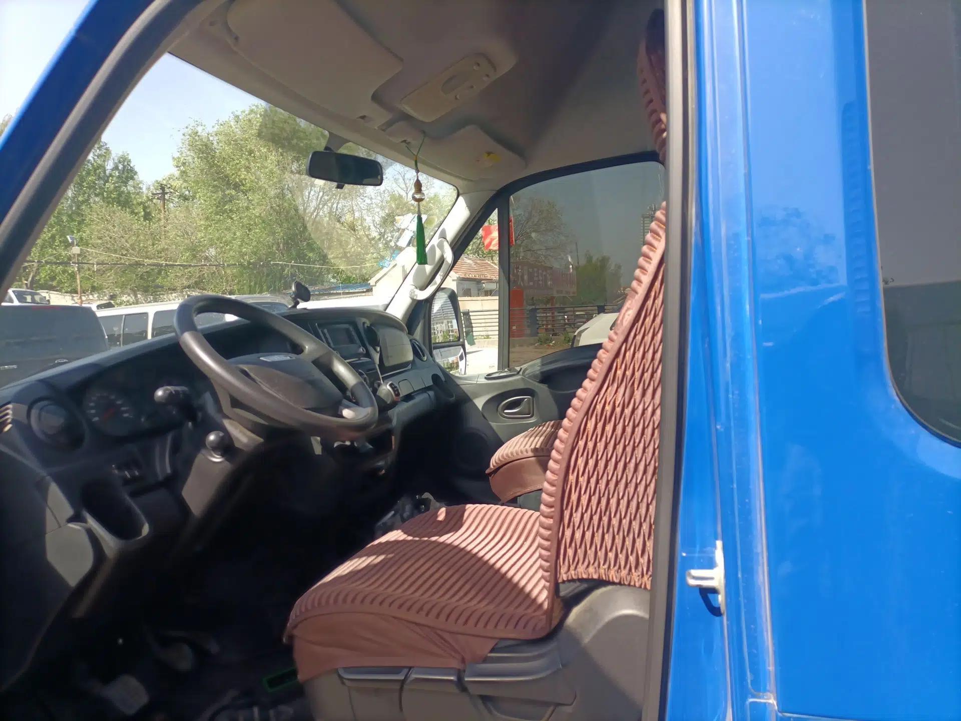 Iveco Eurocargo 2021 2.0T Manual Super Rui Short Wheelbase High-Roof Manual Door F1A — миниатюра 18