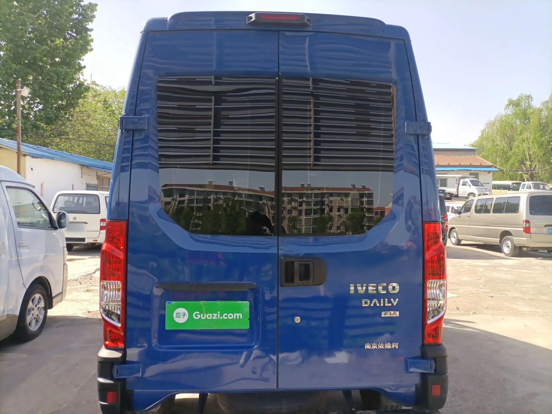 Iveco Eurocargo 2021 2.0T Manual Super Rui Short Wheelbase High-Roof Manual Door F1A — миниатюра 5