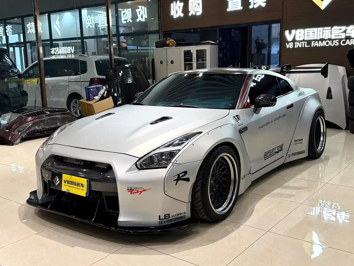 Nissan GT-R 2014 3.8T Premium Edition, Brown and Red Interior — миниатюра 1