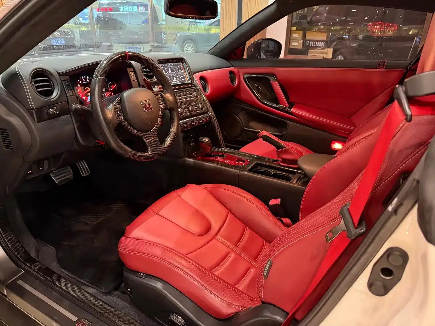 Nissan GT-R 2014 3.8T Premium Edition, Brown and Red Interior — миниатюра 8
