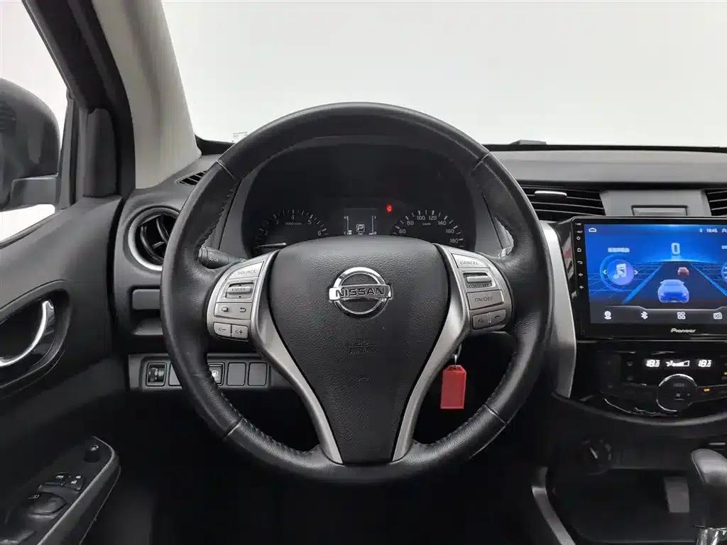 2017 Navara 2.5L Automatic 4WD Luxury Edition QR25 — миниатюра 11