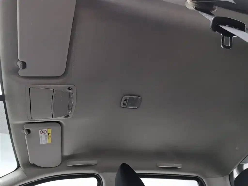 2017 Navara 2.5L Automatic 4WD Luxury Edition QR25 — миниатюра 14