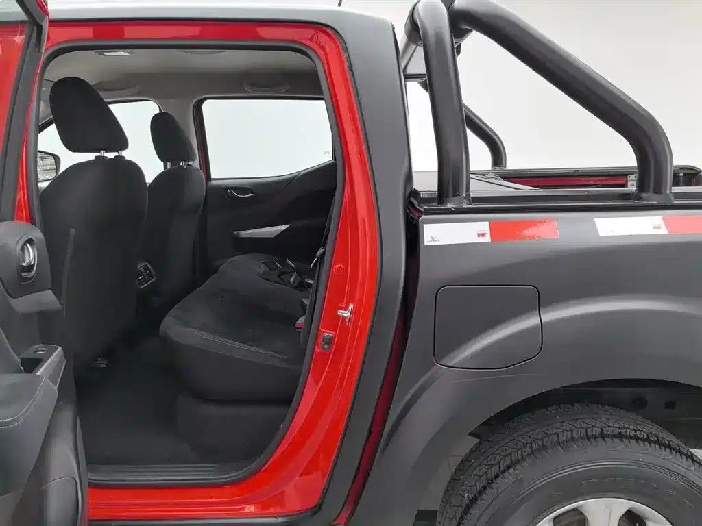2017 Navara 2.5L Automatic 4WD Luxury Edition QR25 — миниатюра 15