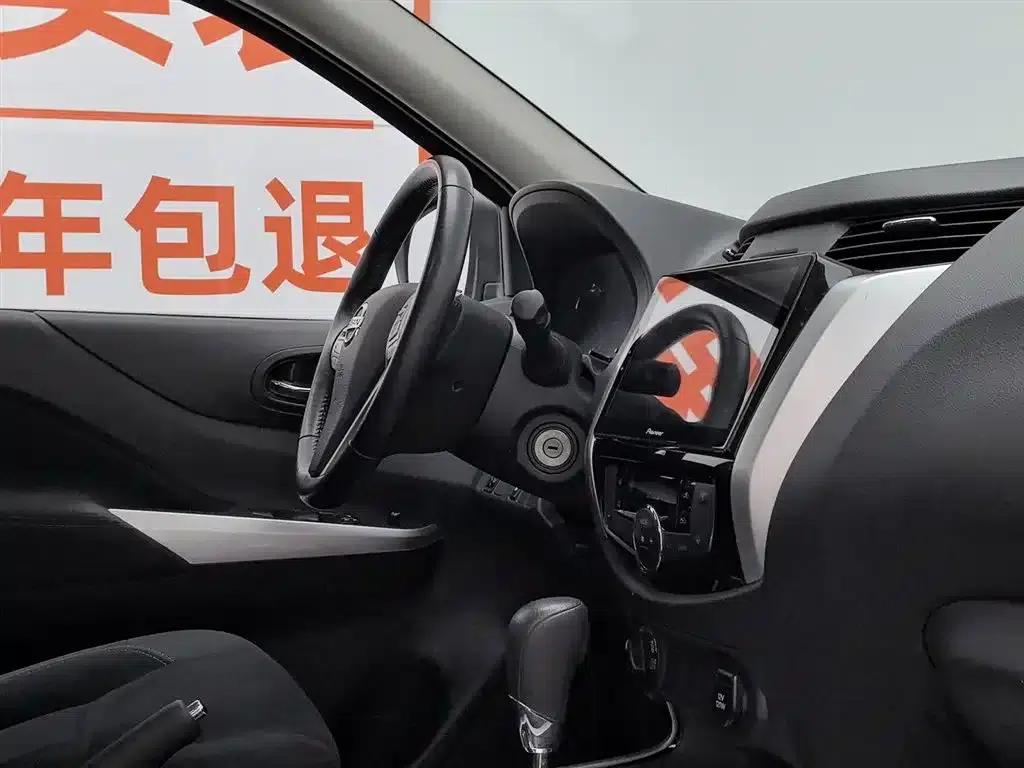 2017 Navara 2.5L Automatic 4WD Luxury Edition QR25 — миниатюра 22