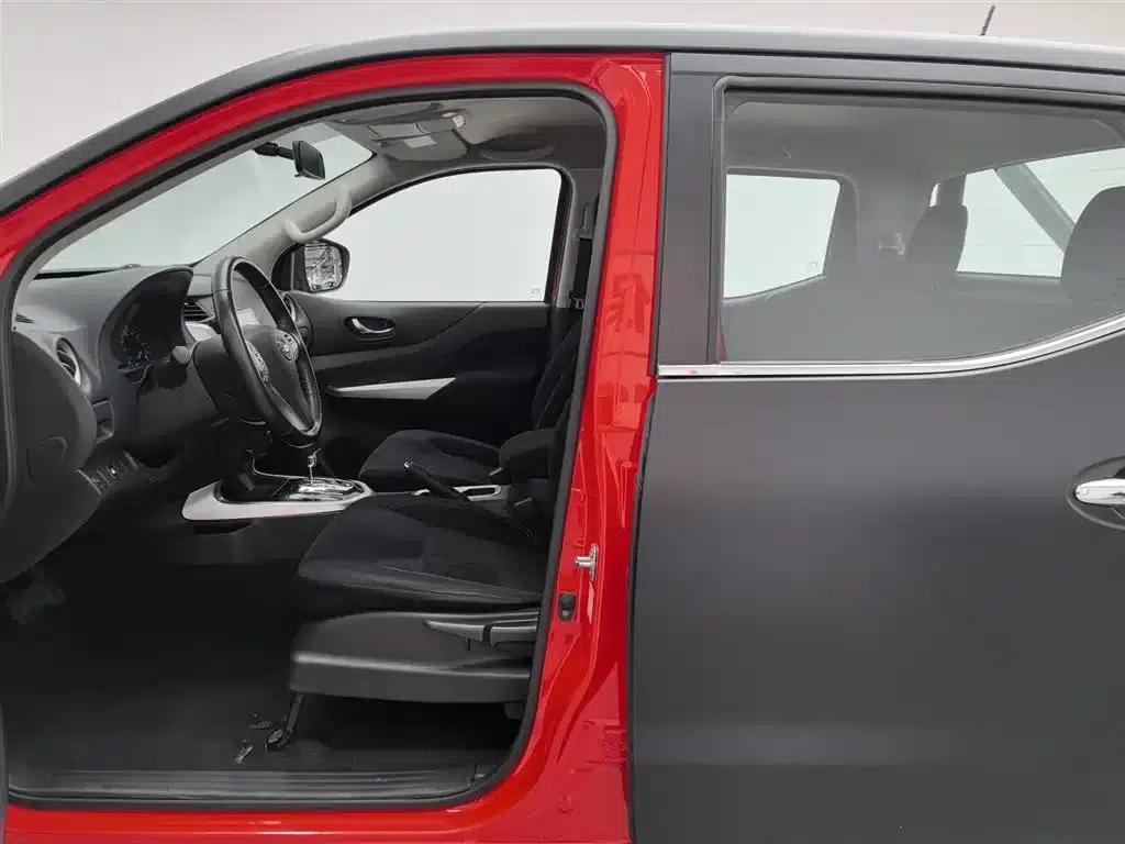 2017 Navara 2.5L Automatic 4WD Luxury Edition QR25 — миниатюра 10