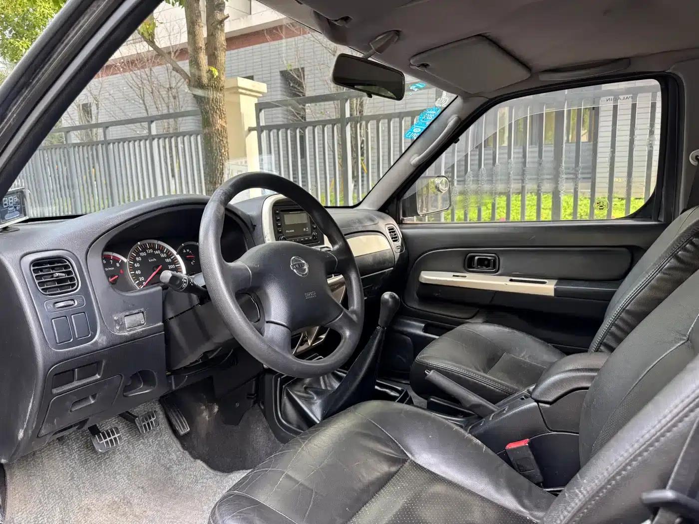 Nissan Paladin 2008 2.4L 2WD Standard Edition — миниатюра 3